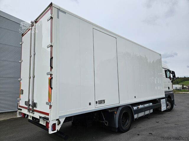 Camion avec caisse MAN TGX 18.360 4x2