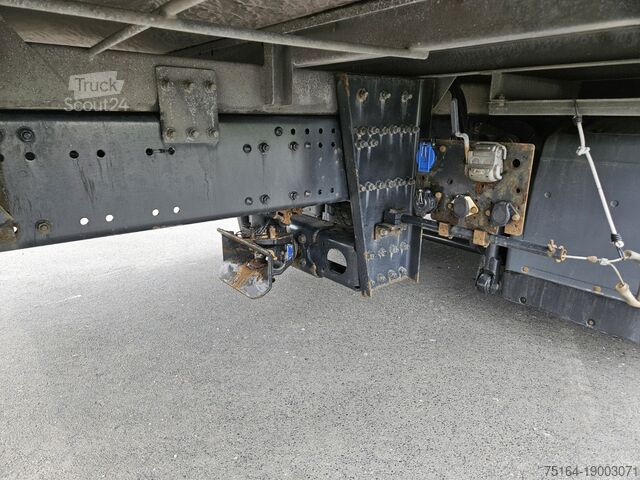Camion avec caisse MAN TGX 18.360 4x2