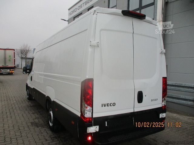 Vans ar augstu jumtu IVECO 35S16V