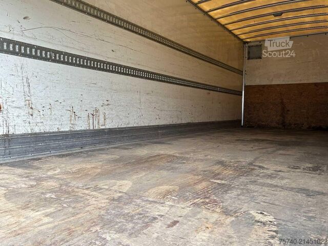 Gesloten bak Iveco 120E18 + euro 5 + lift