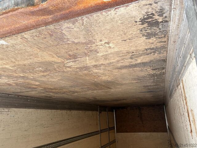 Gesloten bak Iveco 120E18 + euro 5 + lift