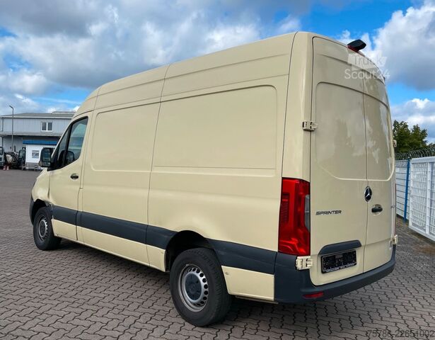 Chladírenská dodávka MERCEDES-BENZ Sprinter 317 CDI KA L2/ Frischdienst/ MBUX/ AC