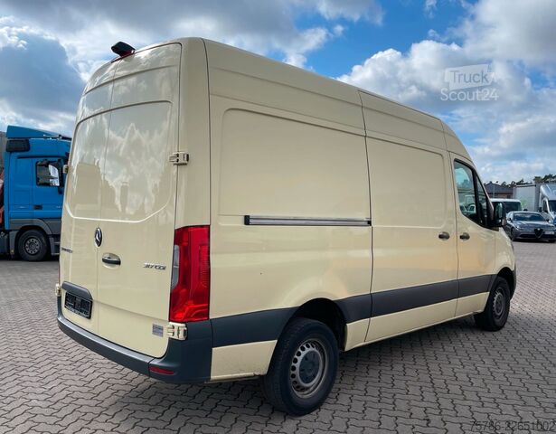Chladírenská dodávka MERCEDES-BENZ Sprinter 317 CDI KA L2/ Frischdienst/ MBUX/ AC