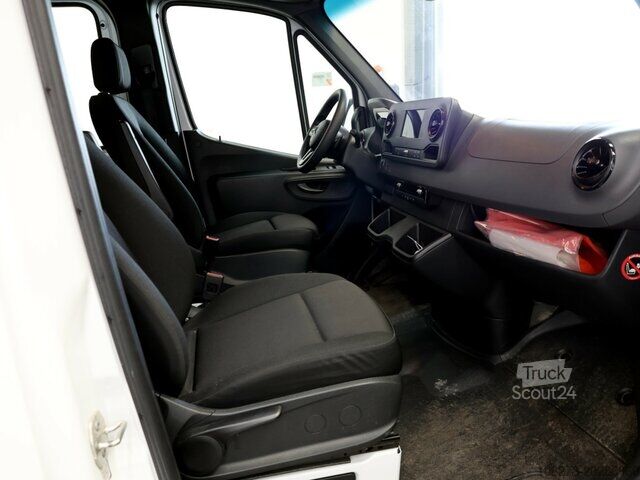 Dodávka s plachtovou bočnicou Mercedes-Benz Sprinter 319CDI DOKA,Allrad,Automatik,LED