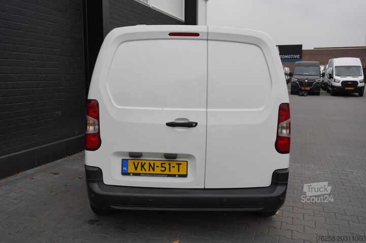 Універсал з високим дахом Peugeot Partner 1.2 110PK Benzine - Airco - Navi - Crui...