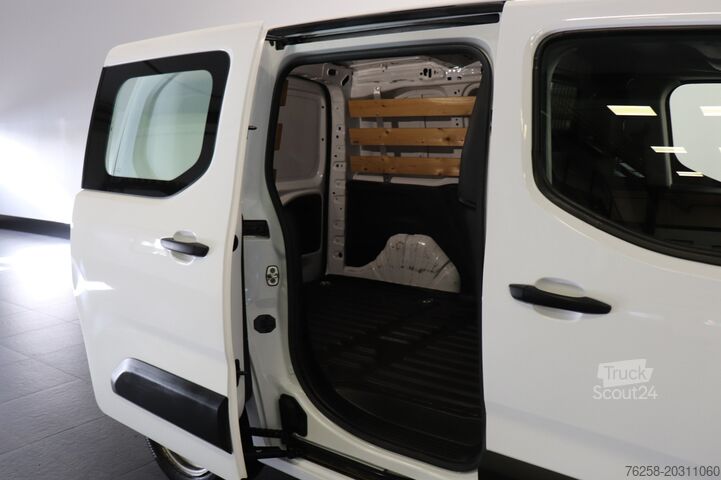 Stationwagen met hoog dak Peugeot Partner 1.2 110PK Benzine - Airco - Navi - Crui...