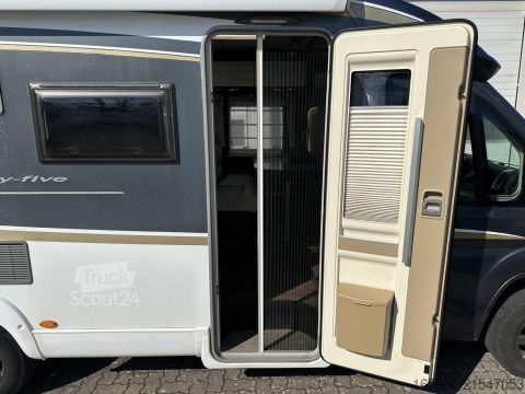 Ημιενσωματωμένο αυτοκινούμενο τροχόσπιτο Bürstner Nexxo T 690 Fifty-Five