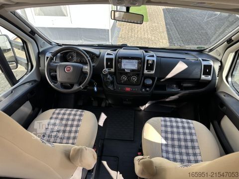 Ημιενσωματωμένο αυτοκινούμενο τροχόσπιτο Bürstner Nexxo T 690 Fifty-Five