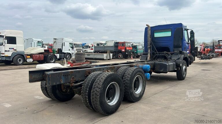 Chassi med hytt Renault Kerax 385 (POMPE MANUELLE / LAMES / GRAND PONT ...