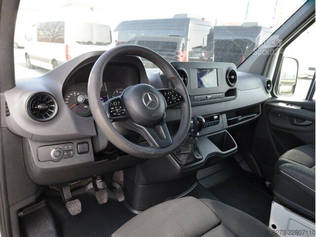 Pakettiauto Mercedes-Benz Sprinter 317 CDI Kombi,Rollstuhllift,8Sitze