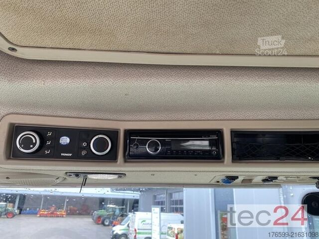 Tracteur Fendt 724 VARIO S4