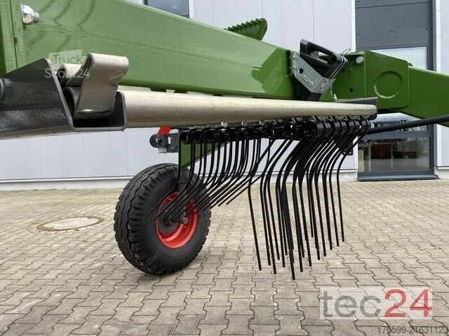 Technologie du foin Fendt FORMER 8055 PRO