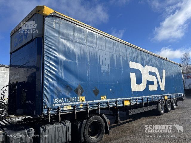 Open semitrailer with tarp Schmitz Cargobull Semitrailer Curtainsider Mega