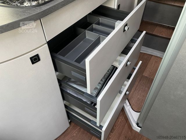 Camper van PÖSSL Summit 640 R Shine | Automatik*Bestand*