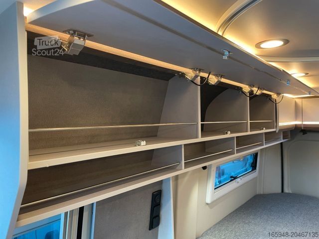 Karavan PÖSSL Summit Shine 600 R L*180Ps Automatik