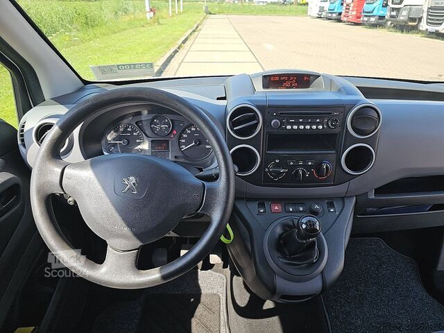 Kombi med högt tak PEUGEOT PARTNER 1.6 HDI Airco APK: 20-4-2027