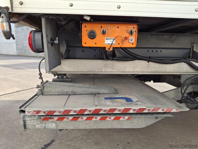 Bakwagen DAF LF 290 FA - E6 - CAISSE + LIFT 2.000 KGS