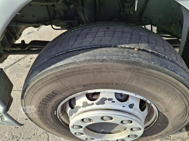 Bakwagen DAF LF 290 FA - E6 - CAISSE + LIFT 2.000 KGS