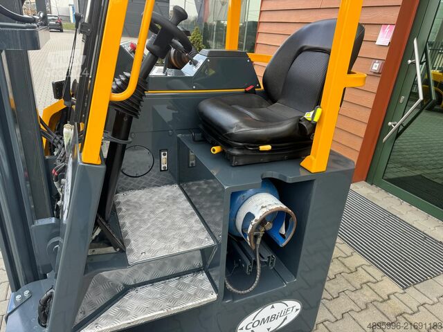 Carrello elevatore a 4 direzioni Combilift CB3000/LPG /2016 year/ Perfect condition
