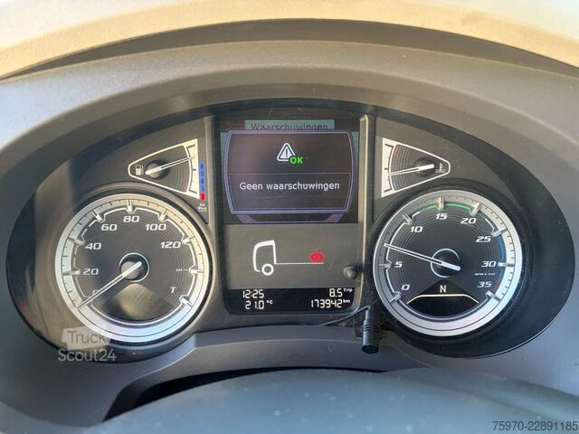 Bőrönd DAF LF 4X2 2022 BRINKS + BAR KLEP  173.942 km