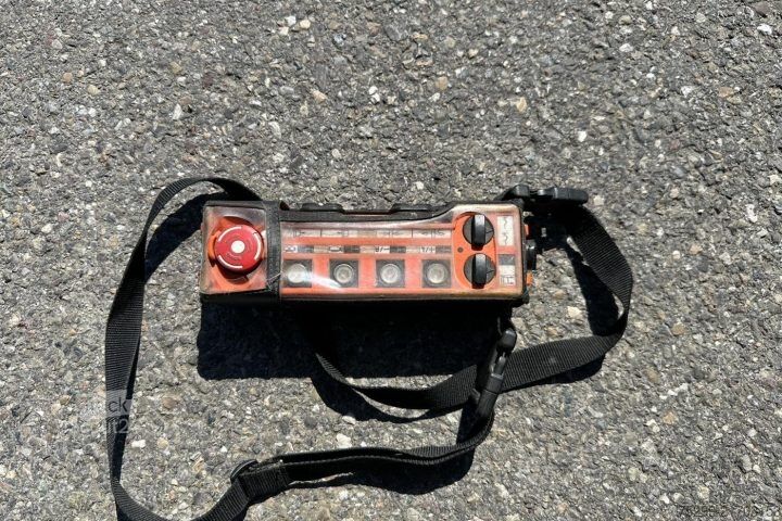 Caminhão para fins especiais Renault Midlum 300 4x4 Winterdienst / Swiss-Vehicle