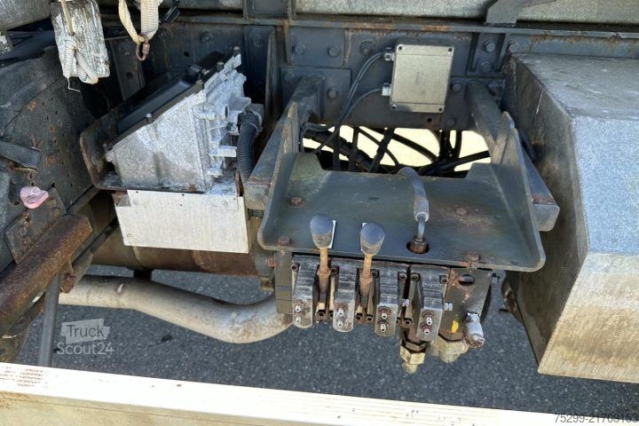 Caminhão para fins especiais Renault Midlum 300 4x4 Winterdienst / Swiss-Vehicle