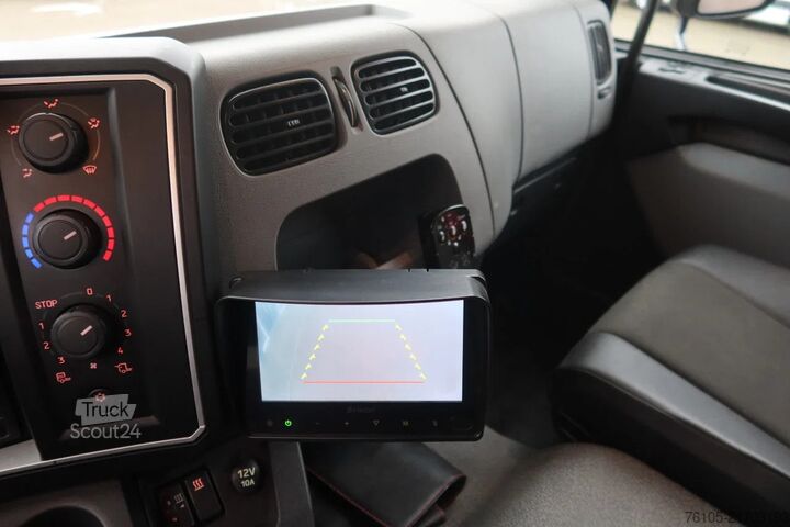 Чемодан Renault D240 Bak met deuren + Klep 2.000 kg. Automaat. ...