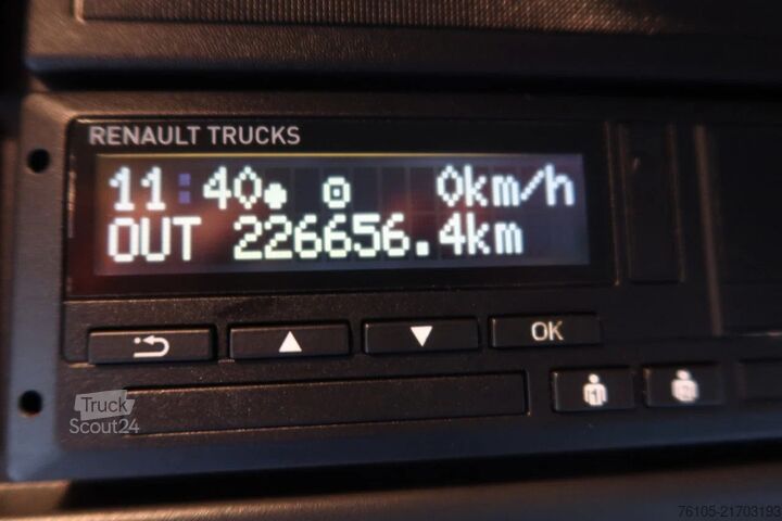 Чемодан Renault D240 Bak met deuren + Klep 2.000 kg. Automaat. ...