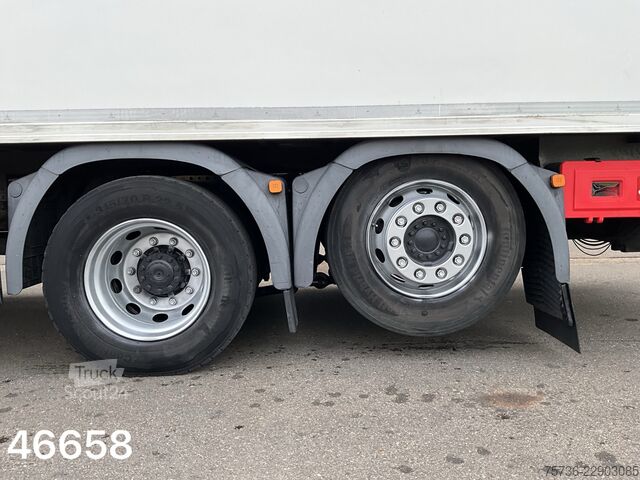 Чемодан Man TGS 26.330 6x2 met DHollandia laadklep