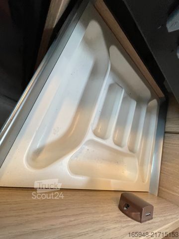 Yarı entegre karavan SUNLIGHT V 60 | 1. Hand | Händlergeschäft | AHK, RFK