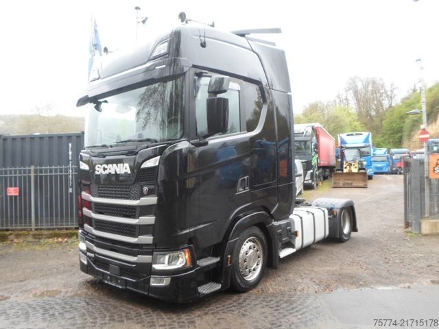 Ciągnik siodłowy typu volume SCANIA S 500/Low Deck mit Aufliegen Getränke