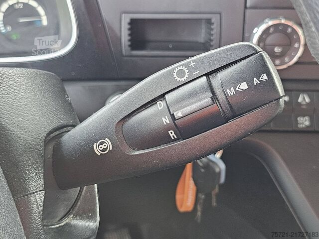 Standaard trekker MERCEDES-BENZ ACTROS 1843