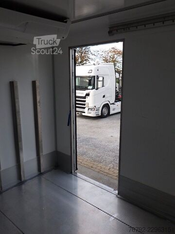 Caminhão frigorífico IVECO ML 160 E 28 P TK-Koffer 7,5m/LBW/Türen/AHK/Klima