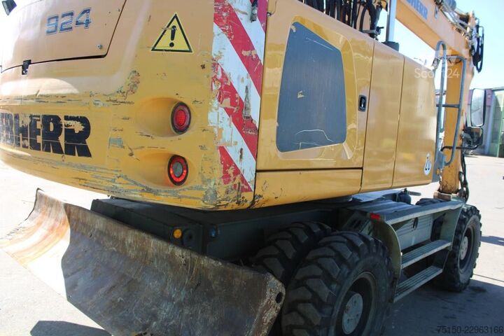 Kolesni bager LIEBHERR A 924 - Nr.: 385