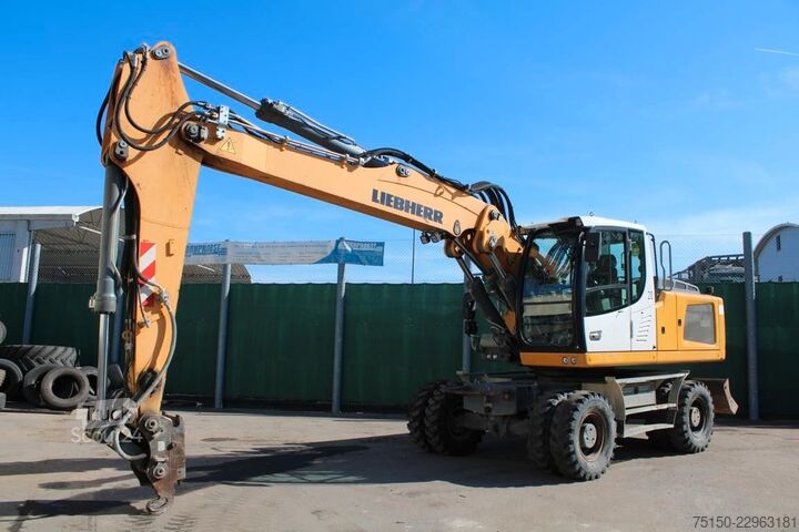 Kolesni bager LIEBHERR A 924 - Nr.: 972