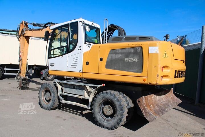 Kolesni bager LIEBHERR A 924 - Nr.: 972