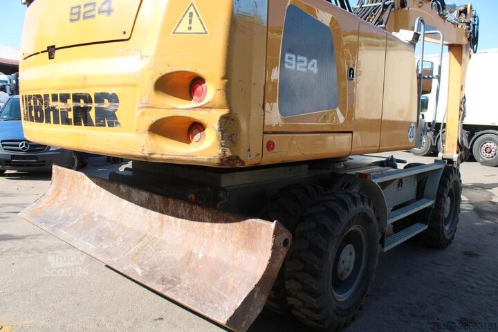 Kolesni bager LIEBHERR A 924 - Nr.: 972