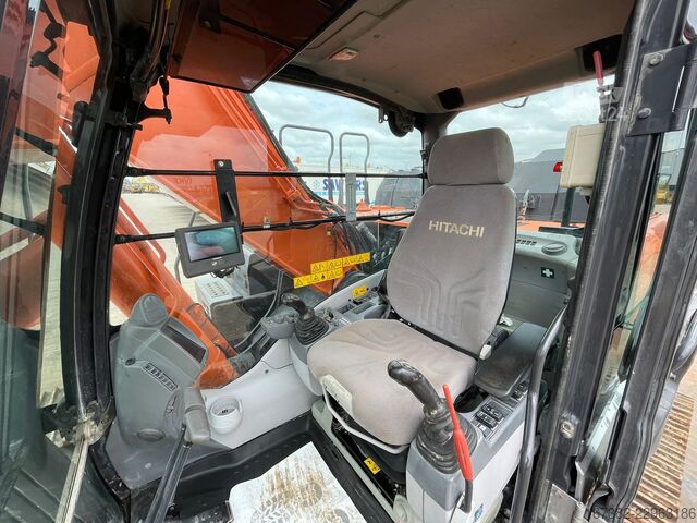 Paletli ekskavatör Hitachi ZX300LC-6