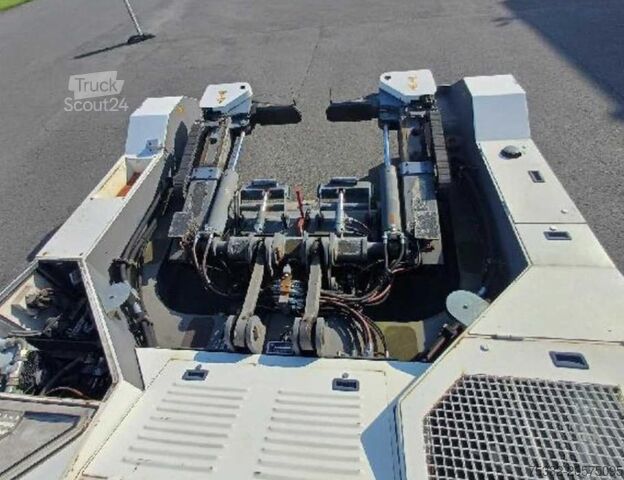 Zware vrachtwagen/SZM GHH AM 210 Air Mover Flugzeugschlepper