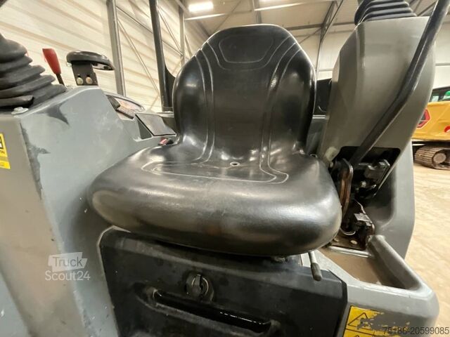 Міні -екскаватор Bobcat E 17