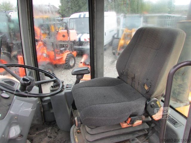 Челен товарач VOLVO L 35 B-Z Radlader 16.000 EUR