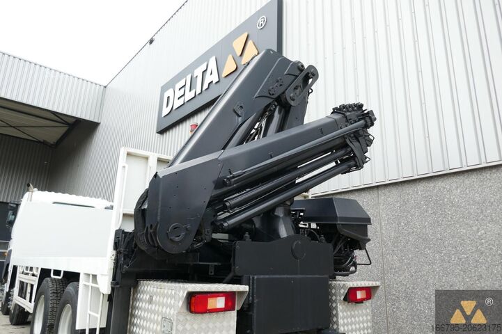 Kraan Hino 700FY crane