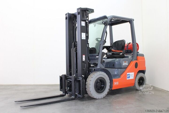 Frontstapler Toyota 02-8FGF25