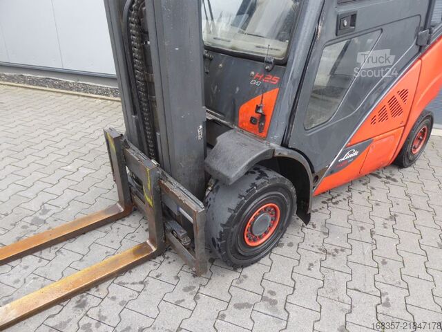 رافعة شوكية أمامية Linde H25D-02