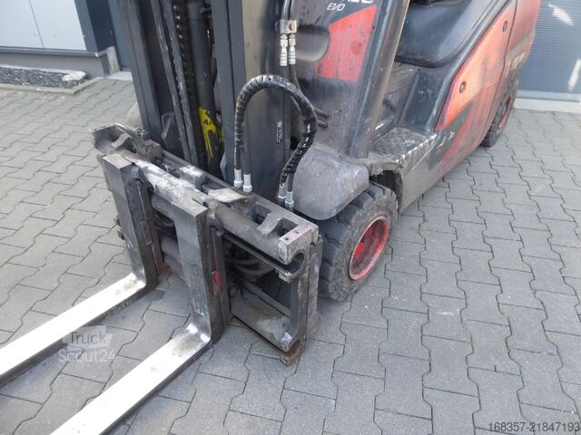 Frontgaffeltruck Linde H20T-01