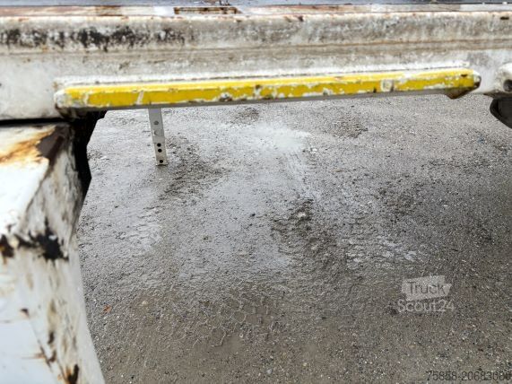 Відкритий змінний корпус Krone Plattform 7,45m mit Steckrungen mittig