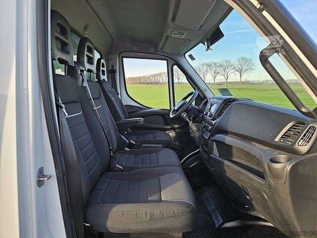 Чемодан IVECO DAILY 35C16 Bakwagen Laadklep !
