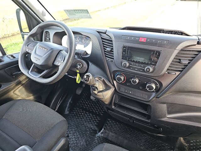 Чемодан IVECO DAILY 35C16 Bakwagen Laadklep !