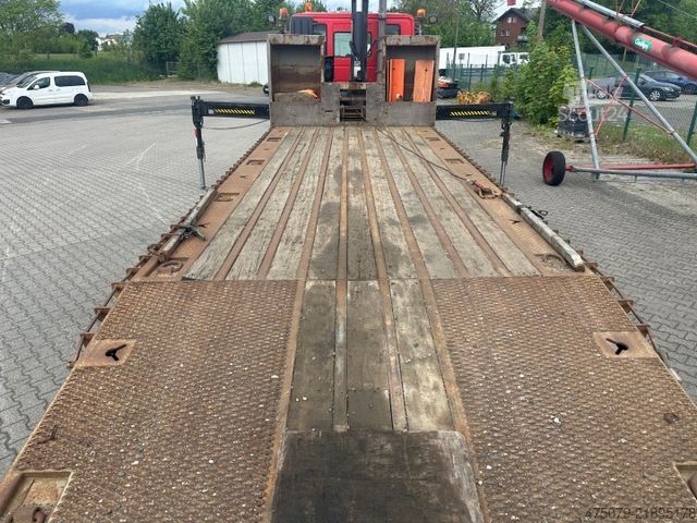 Autotransporter LKW IVECO AD260S36 / Hiab 166 Funk / Maschinentransporter