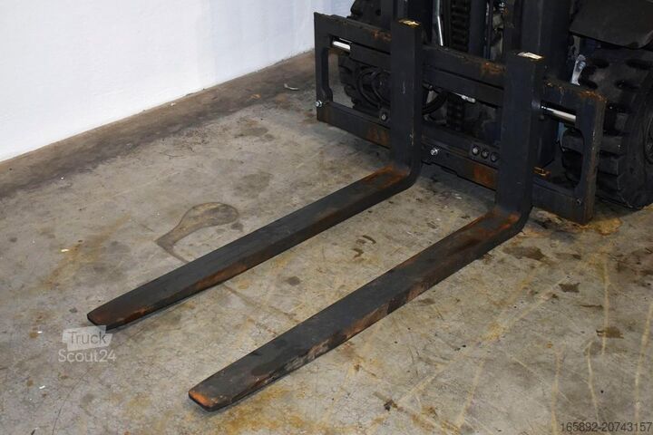 Wózek widłowy Linde H 25 T 1202-01